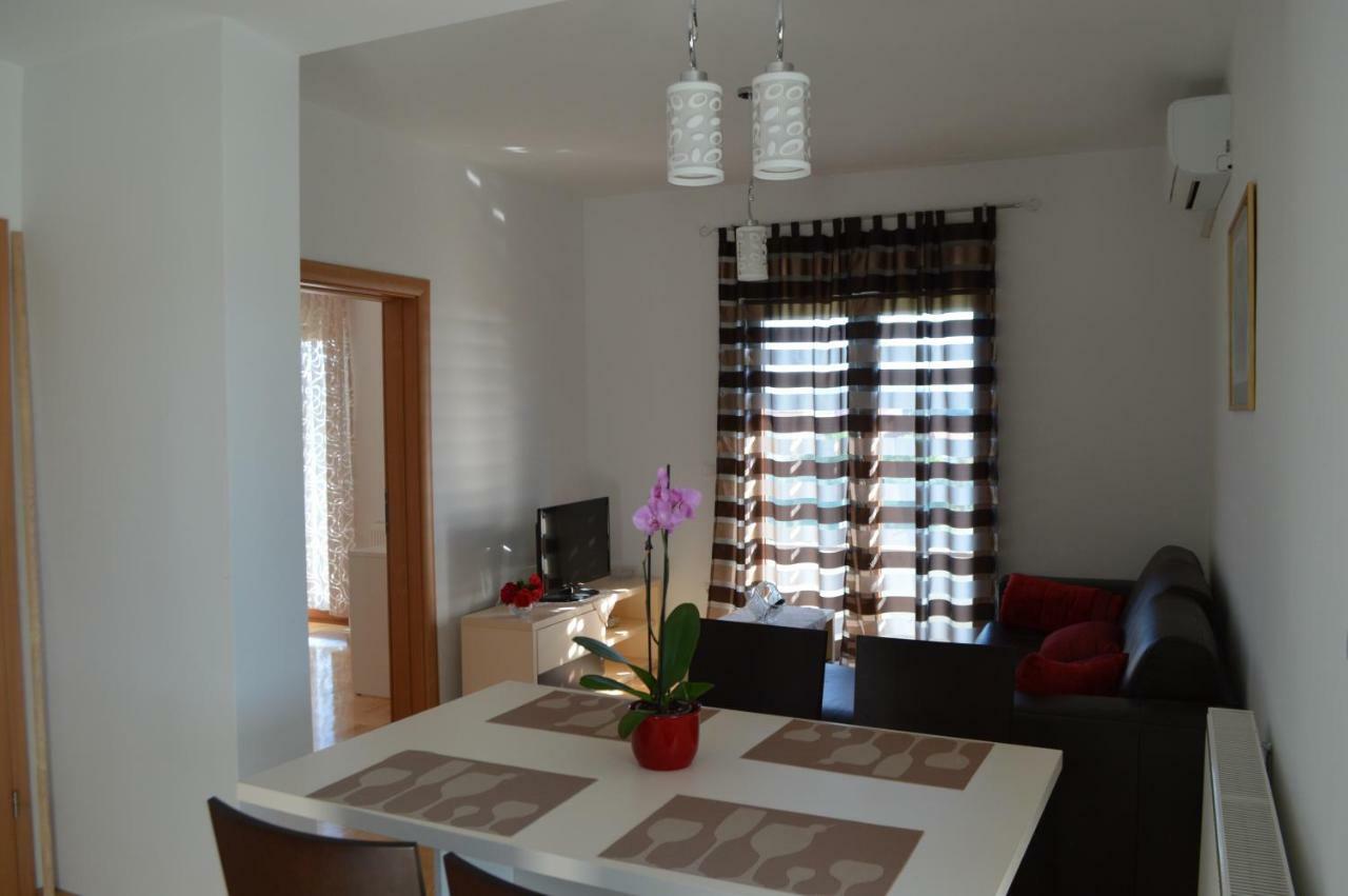 Apartmani Mila Sukošan Exteriör bild